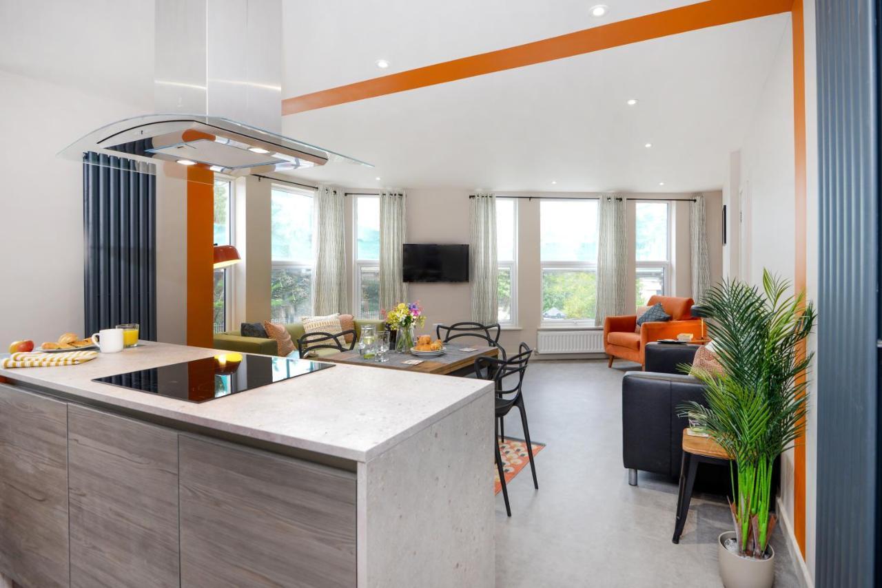 Apartment Three - Free Private Car Park - Sleeps 6 - 3 Shower Rooms - By Ocean City Retreats Plymouth Exterior photo