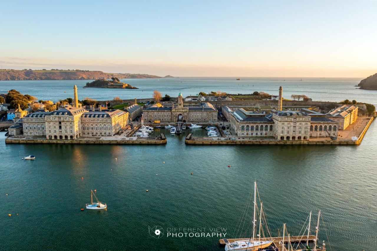 Apartment Three - Free Private Car Park - Sleeps 6 - 3 Shower Rooms - By Ocean City Retreats Plymouth Exterior photo