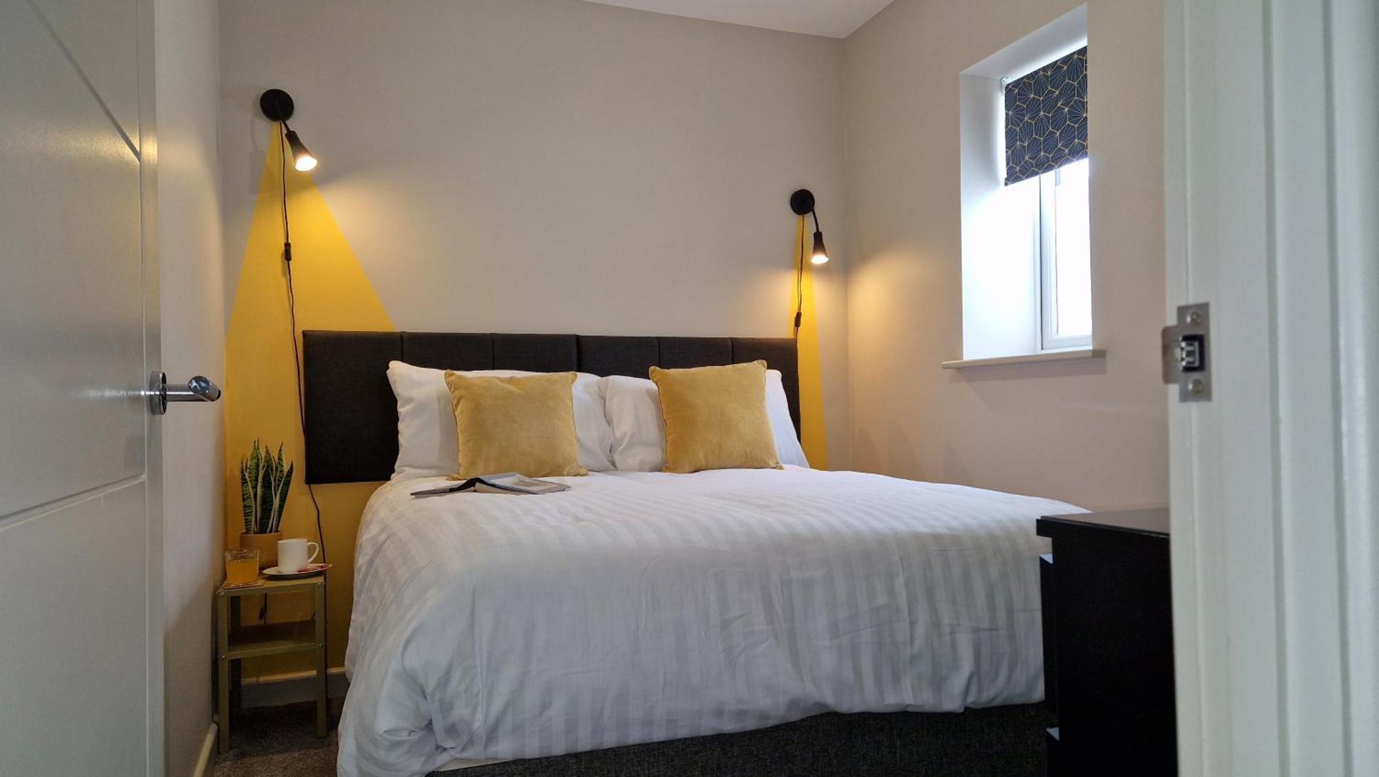 Apartment Three - Free Private Car Park - Sleeps 6 - 3 Shower Rooms - By Ocean City Retreats Plymouth Exterior photo